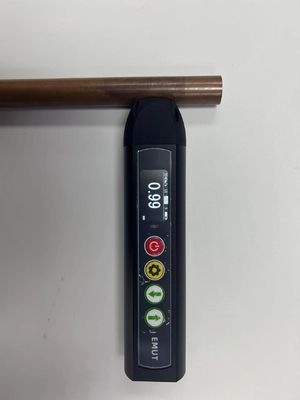 Um medidor de espessura ultra-sônica EMAT de acoplamento de ar com superfície de alta temperatura